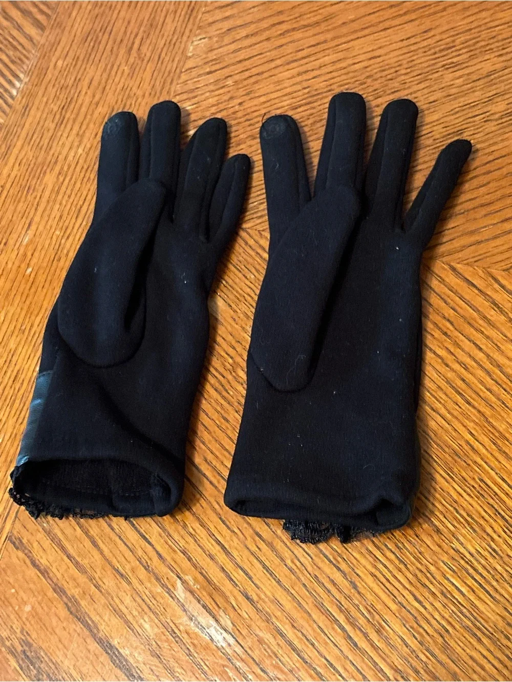 Black Tech Stretch Gloves Faux Leather Bow Lace Trim Fleece Lined Touchscreen